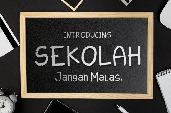 Sekolah: A Script Handwritten Font for Creative Campaigns